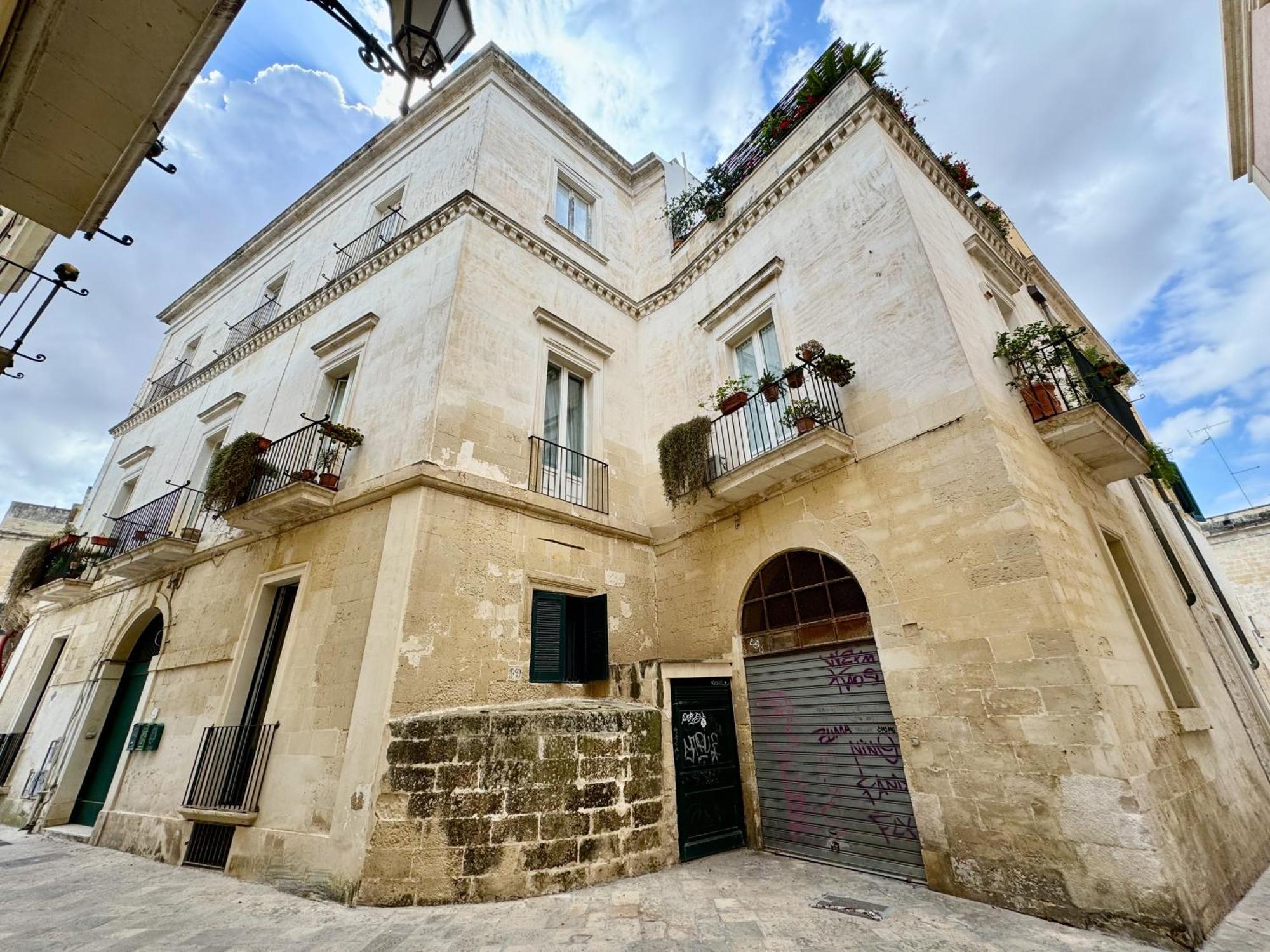 Vico Del Theutra Lecce